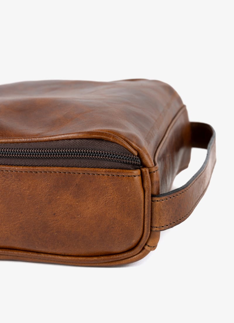 Moore & Giles Inc. Luggage TITAN MILLED HONEY Donald Leather Wash Kit