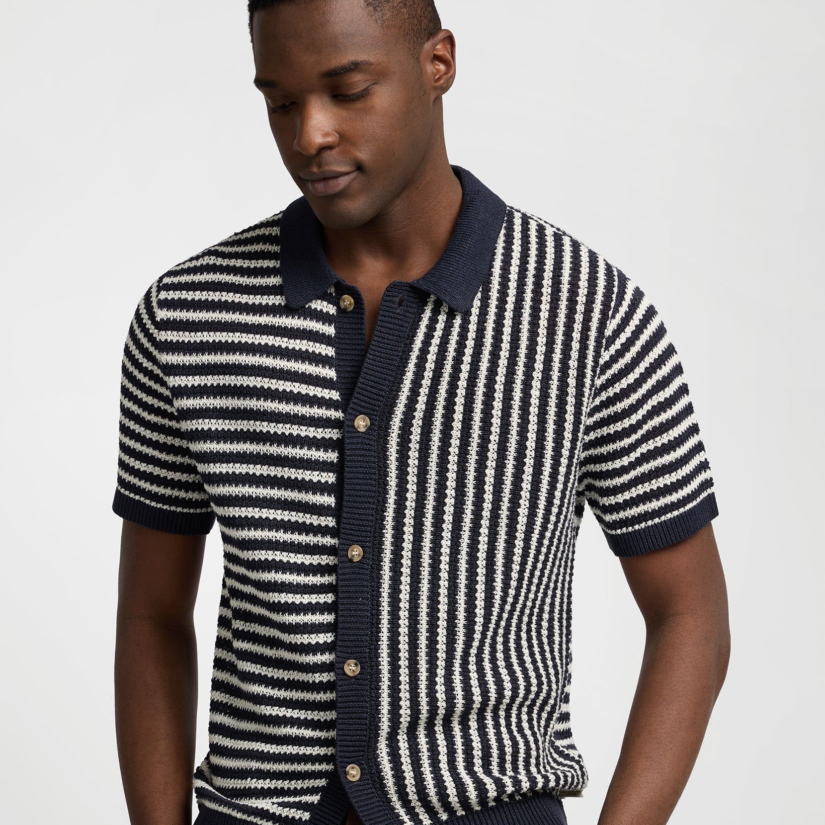 Onia Camp Shirt Linen Short Sleeve Button Up Sweater in Midnight/Egret