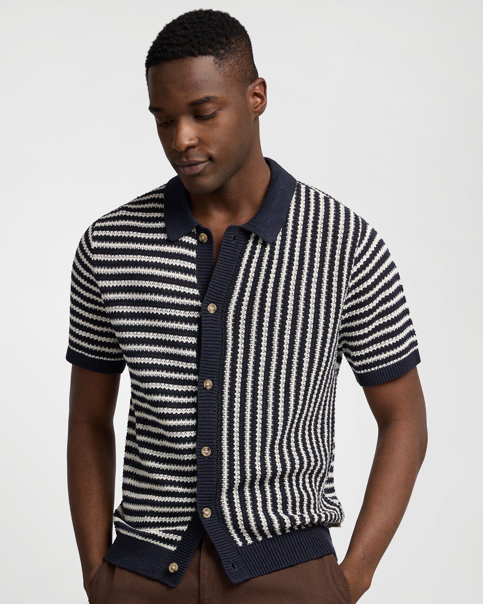 Onia Camp Shirt Linen Short Sleeve Button Up Sweater in Midnight/Egret