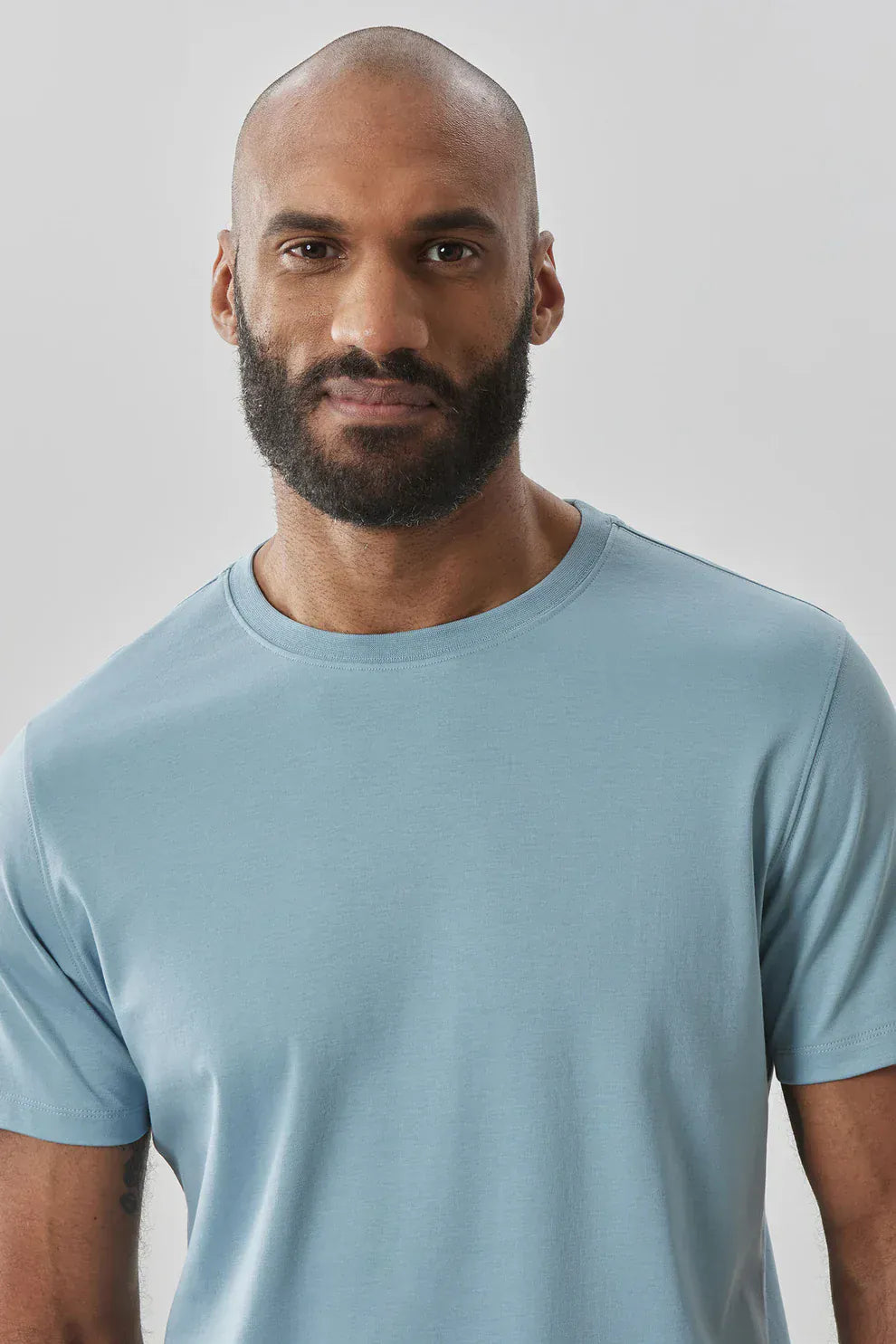 Robert Barakett T-Shirts The Barakett Tee in Soft Teal