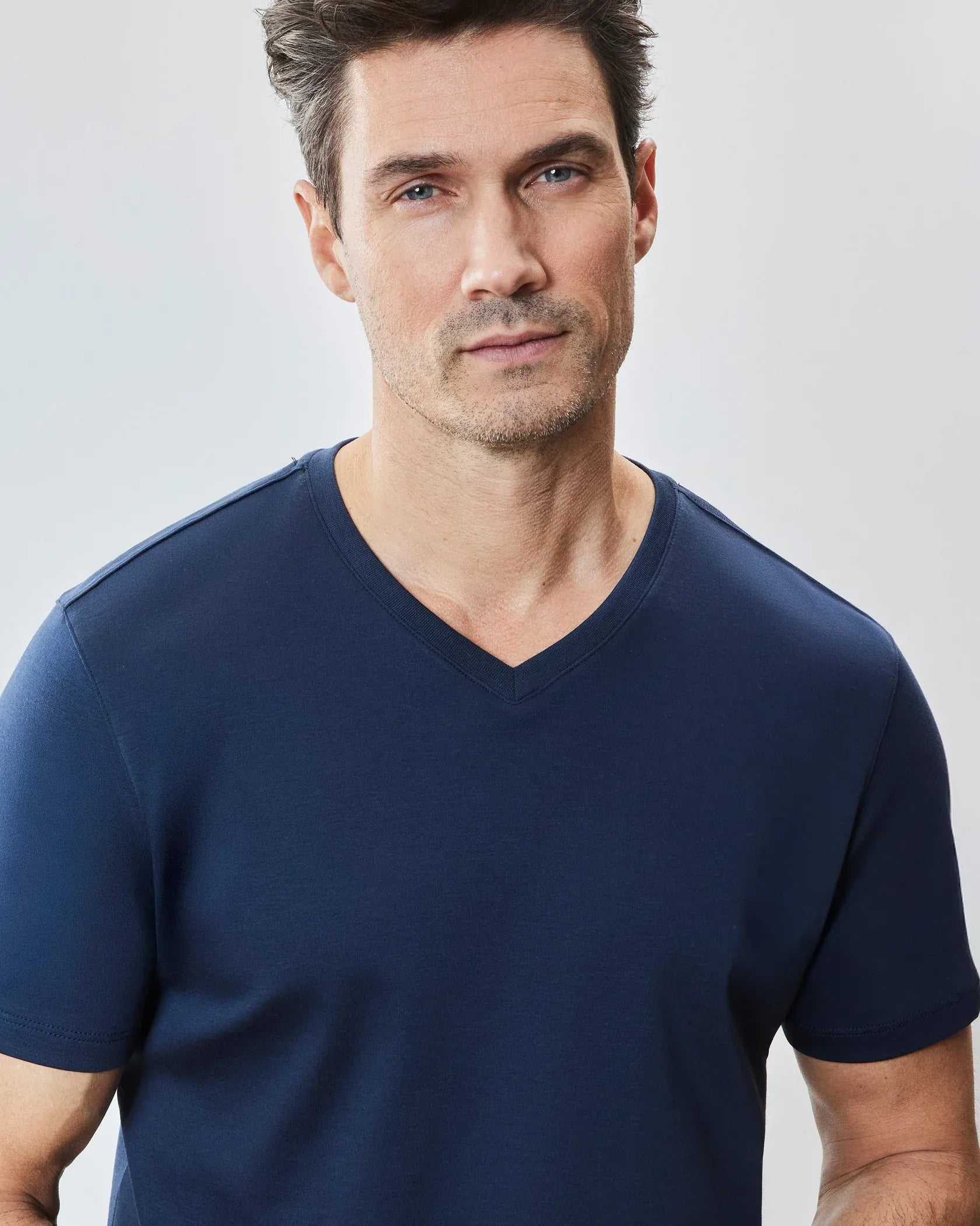 Robert Barakett T-Shirts The Barakett V Tee in Blue Night