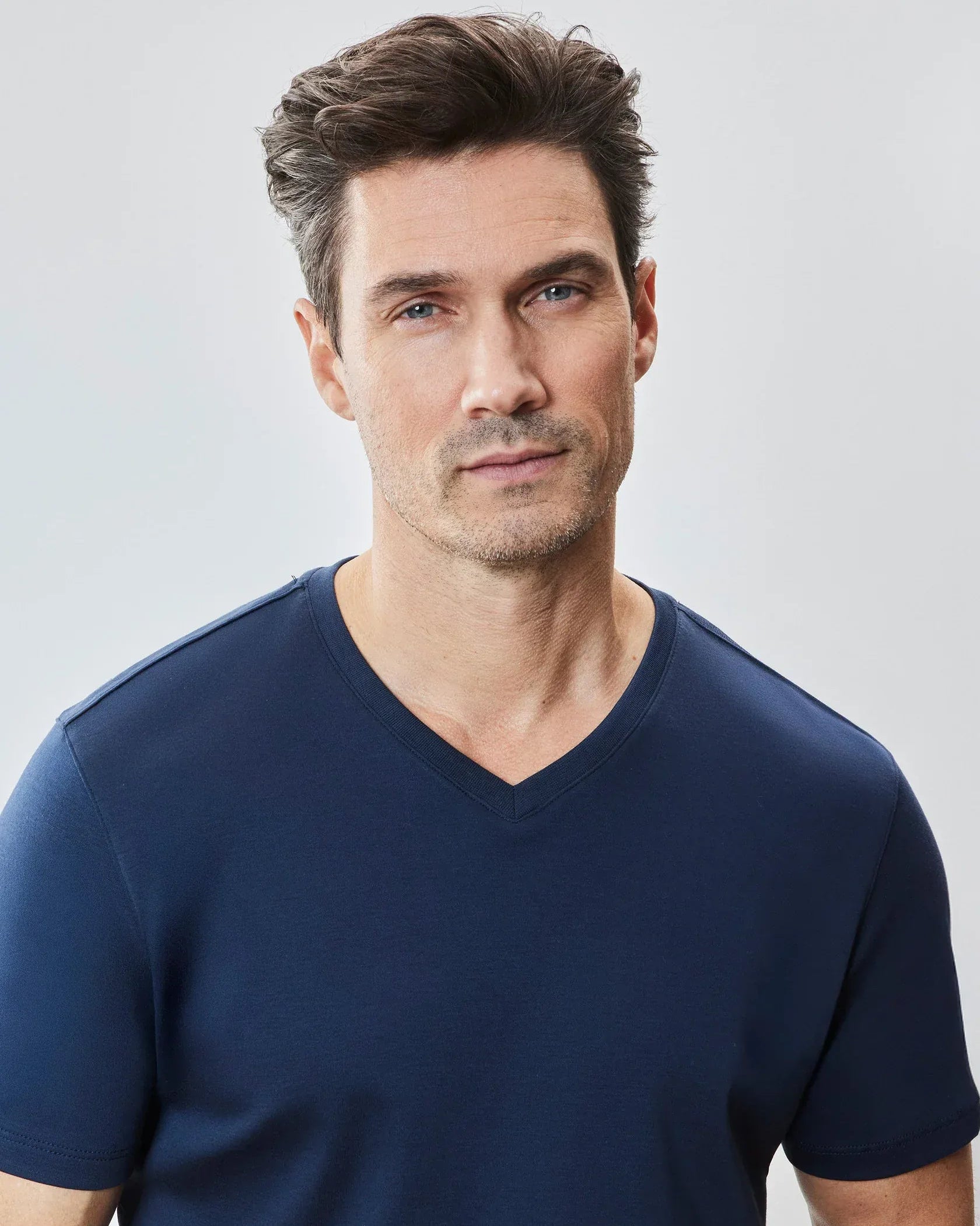 Robert Barakett T-Shirts The Barakett V Tee in Blue Night