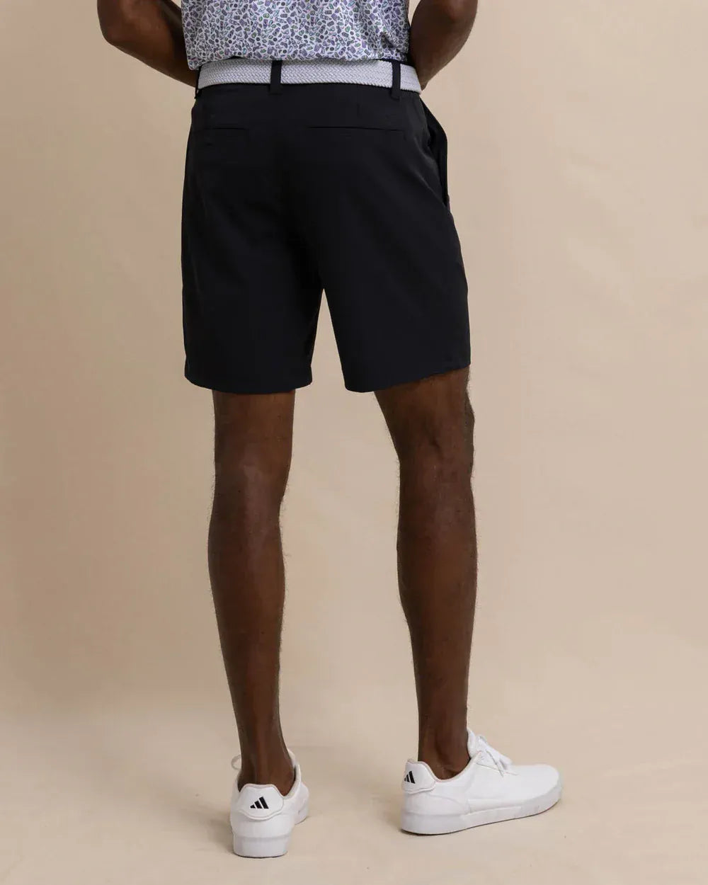 Southern Tide Shorts brrr°®-die 8" Performance Short in Caviar Black