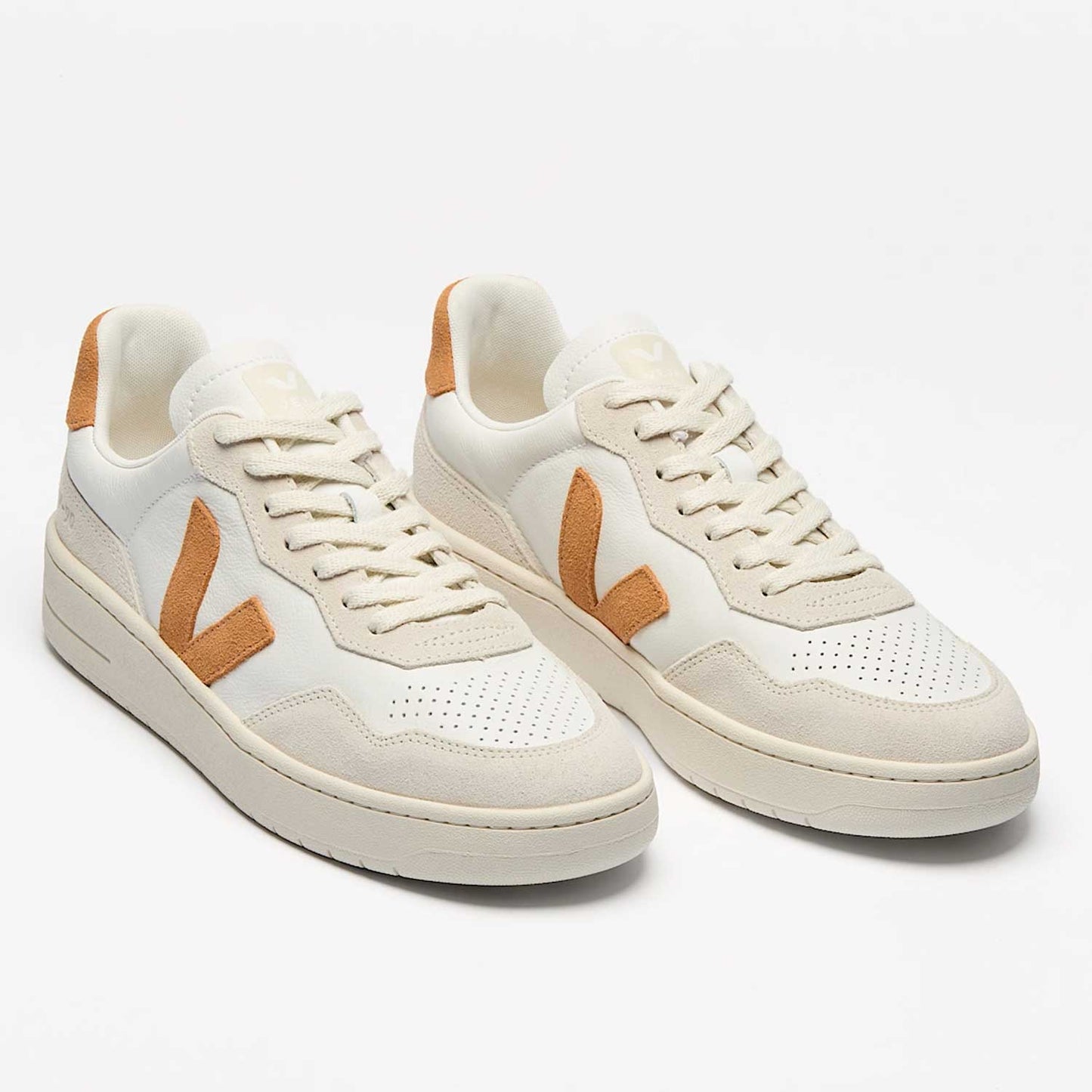 Veja Shoes V-90 Leather Sneaker