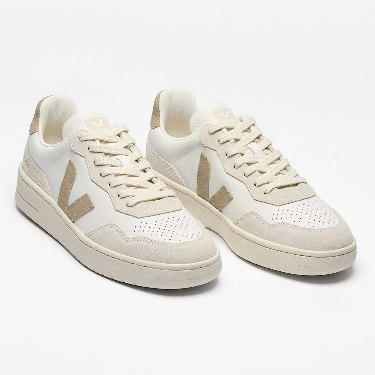 Veja Shoes V-90 Leather Sneaker