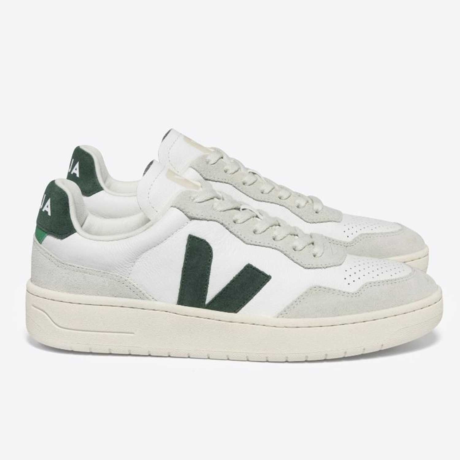 Veja Shoes V-90 Leather Sneaker